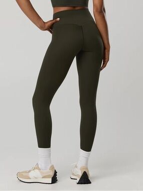 Aerie Offline High-Rise 7/8 Leggings in Deep Army Green